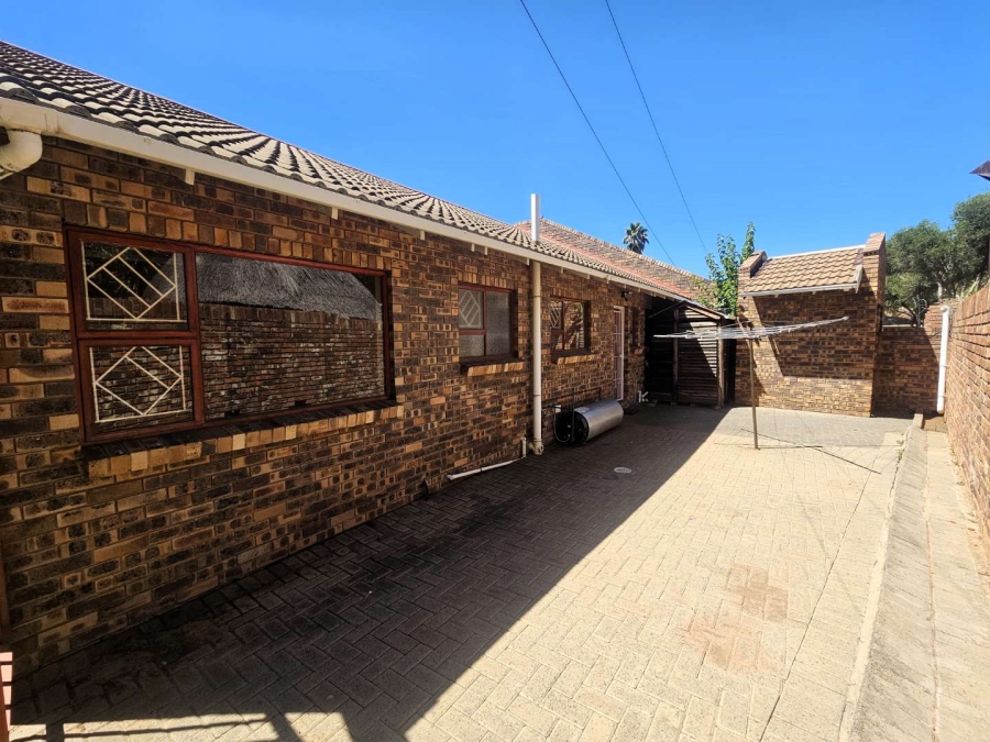 3 Bedroom Property for Sale in Pentagon Park Free State